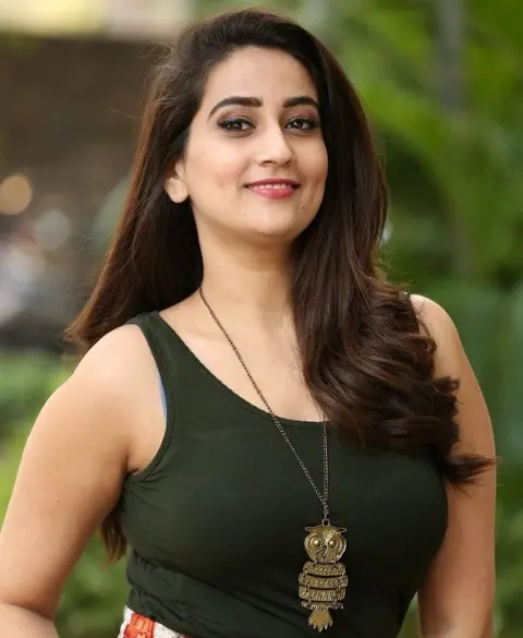 Aishani VIP Escorts Mumbai - Premium Call Girl Age 24